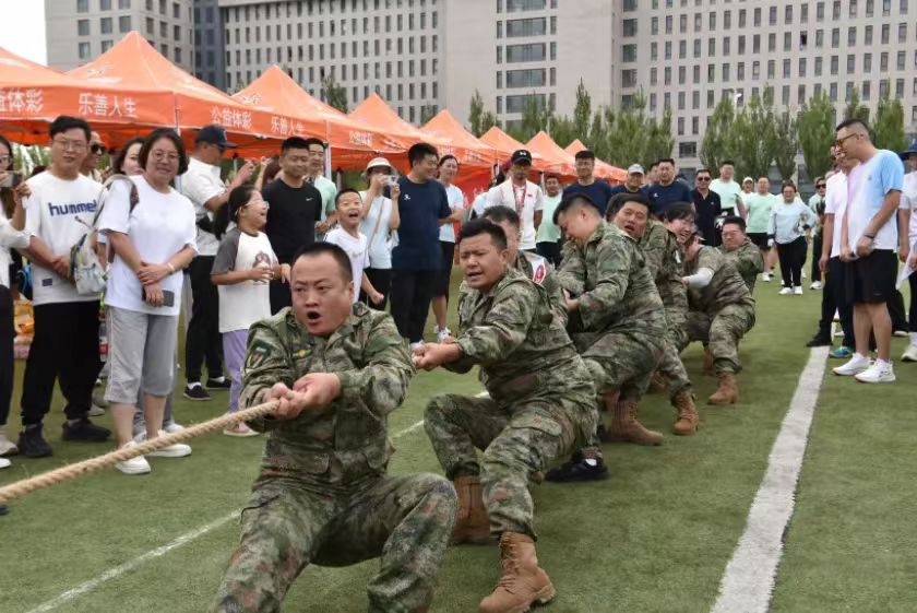 锡盟国动办干部职工积极参加全盟职工趣味运动会